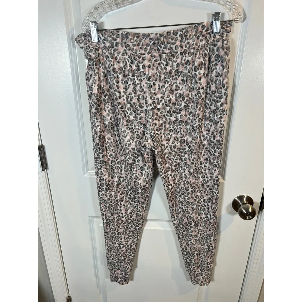 Secret Treasures Womens Pajama Pants Ribbed Leopard Print Pink‎ Gray Size M